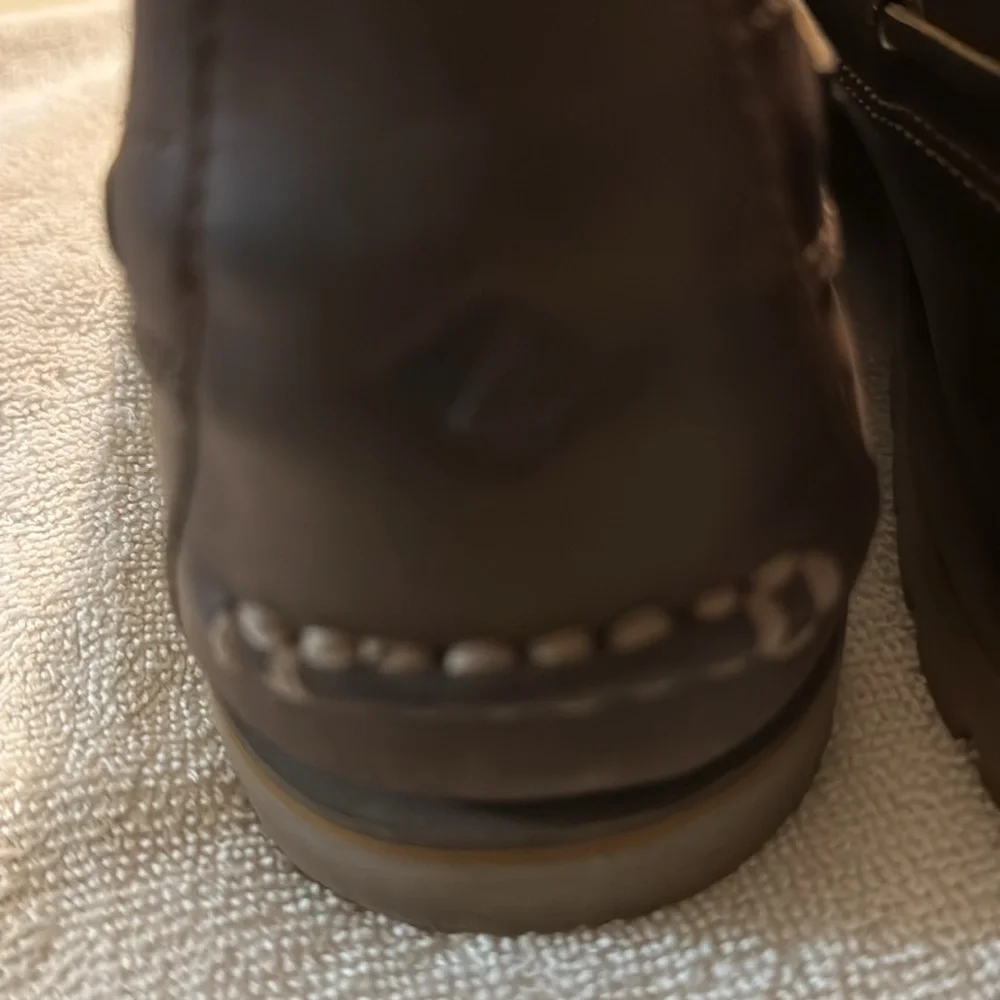 Men SPERRY